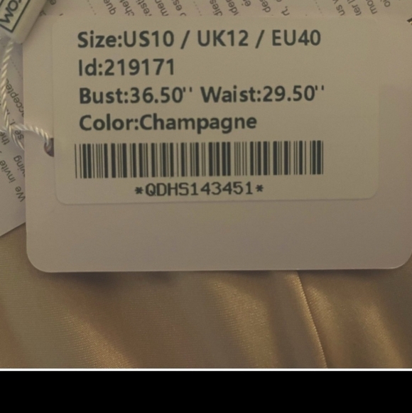 Elegant Black and Gold Off-Shoulder Dress - Picture 7 of 7